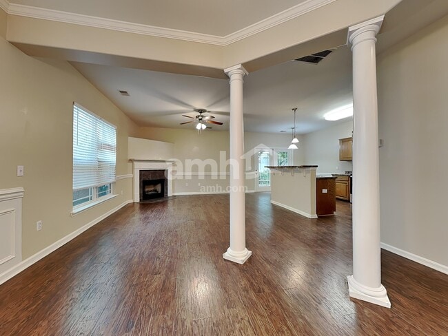 Photo - 75 Summer Hill Way