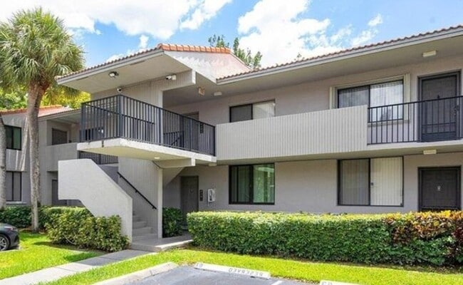 Building Photo - 9589 SW 1st Ct Unit 9589