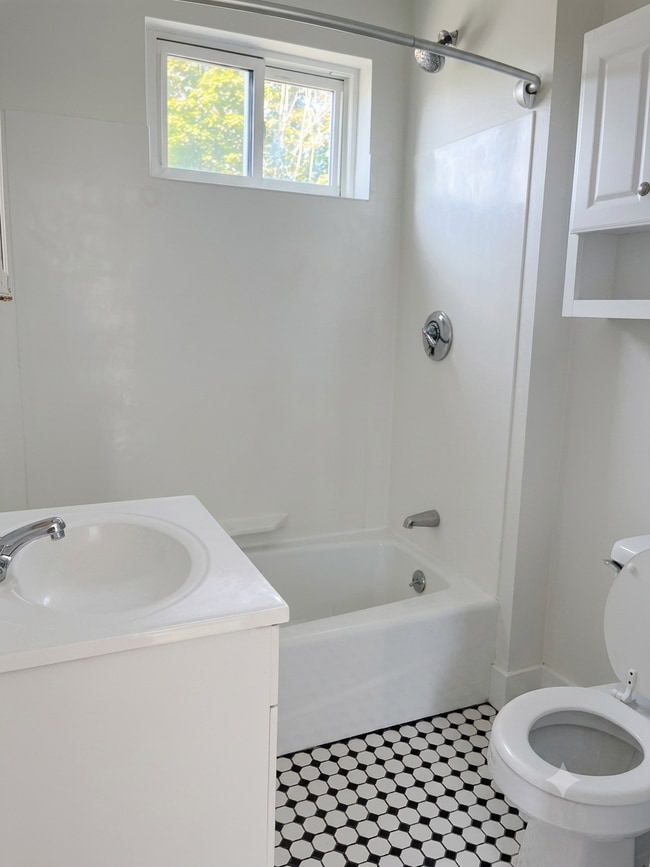 Photo - 176 Chestnut St