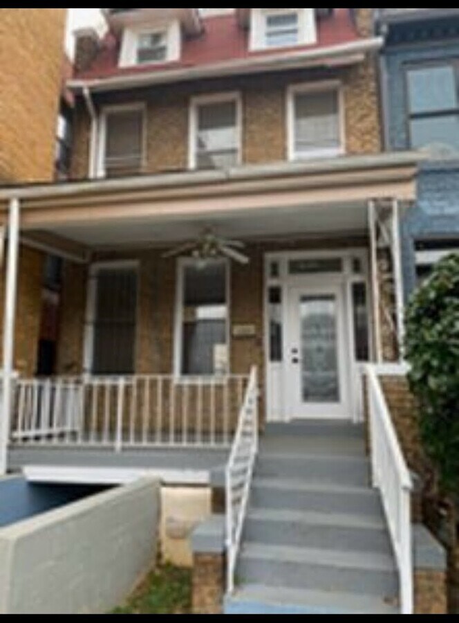 Photo - 731 Fairmont St NW