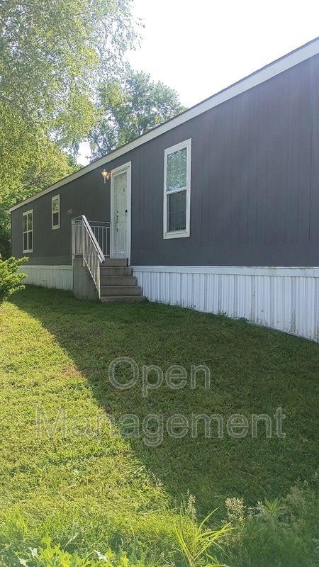 Building Photo - 2710 N Farm Rd 137