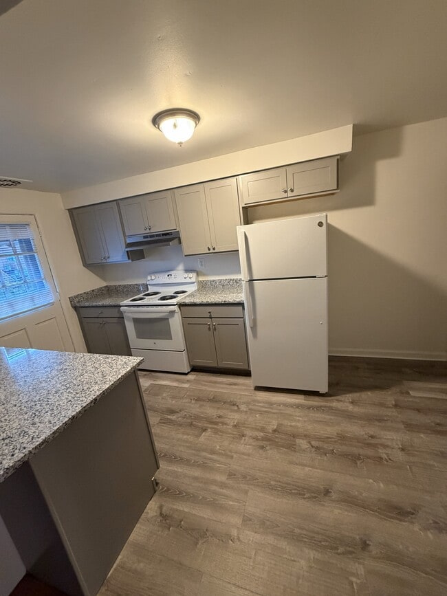 Photo - 7837 Kavanagh Rd