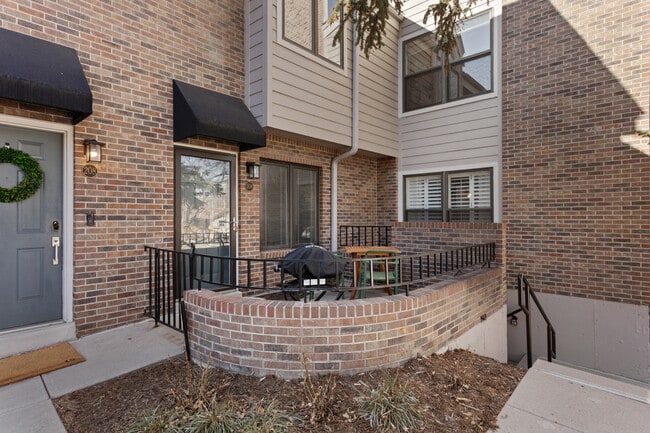 Photo - 221 S Garfield St