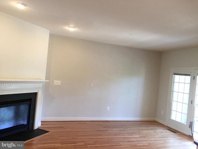 Photo - 25802 Turlough Terrace