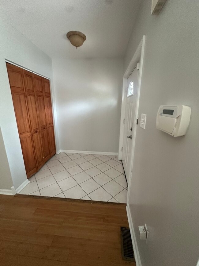 Photo - 2449 W Taylor St