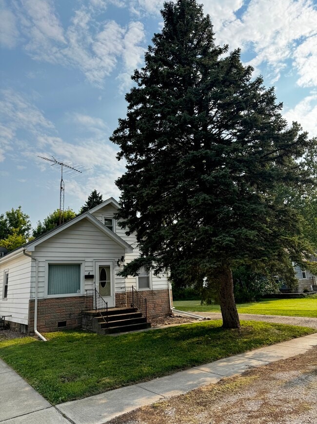 Building Photo - 1720 E Watch Ave