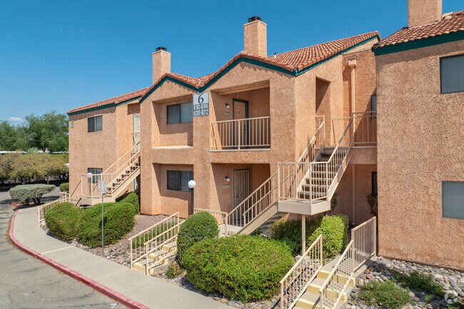 Emerald Pointe Apartments