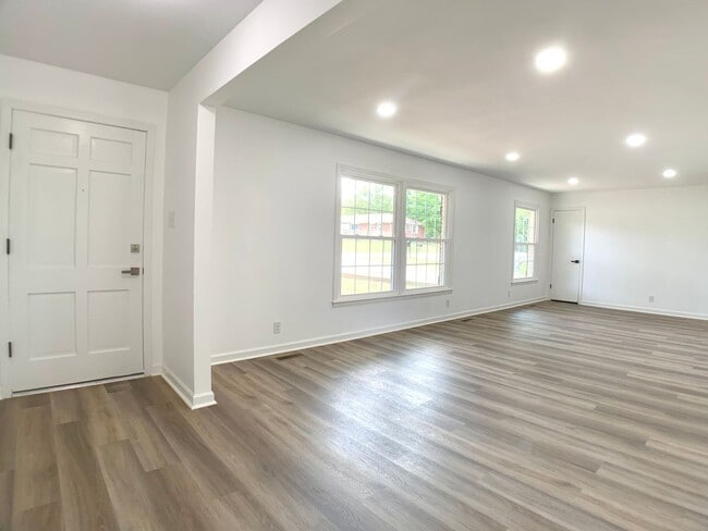 Photo - 33 Walker Cir
