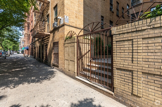 Photo - Academy Twins Condominium