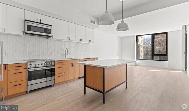 Building Photo - 10511 Strathmore Hall St Unit 1B-3B-714 Rental