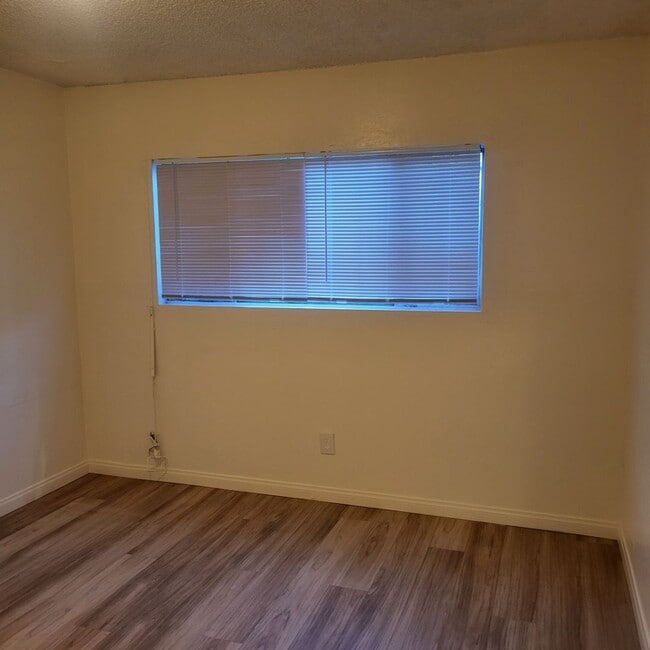 2315 W Compton Blvd Unit B - 2315 W. Compton Blvd