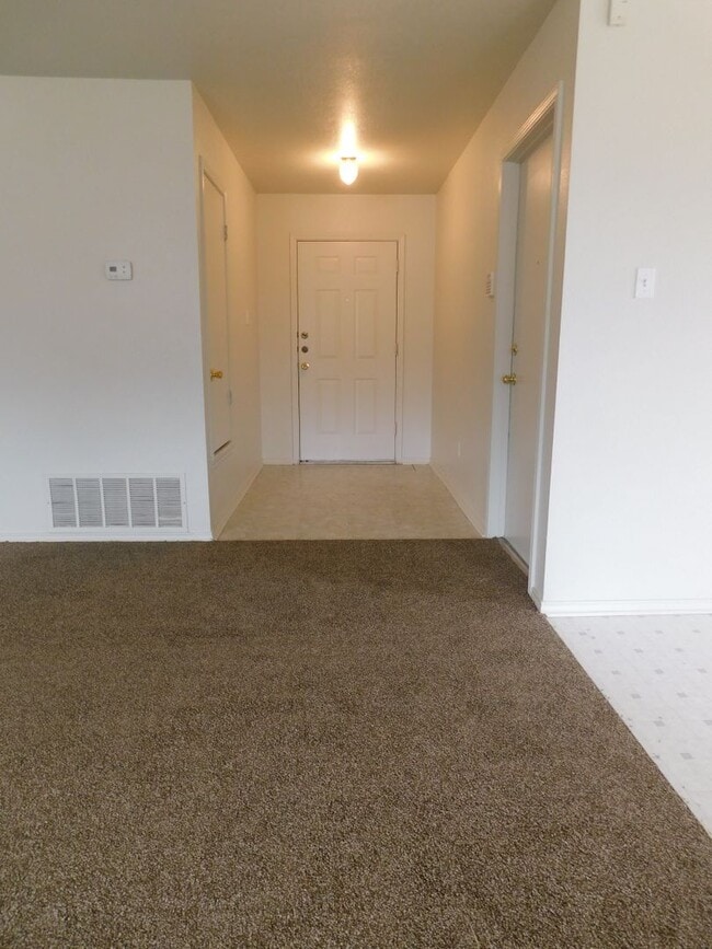 Photo - Available NOW!!!! Gorgeous 1 story, 3 bedr...