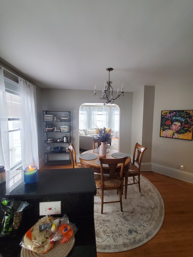 Photo - 1606 E 85th St Apartments Unit Up furnished/weekly rate