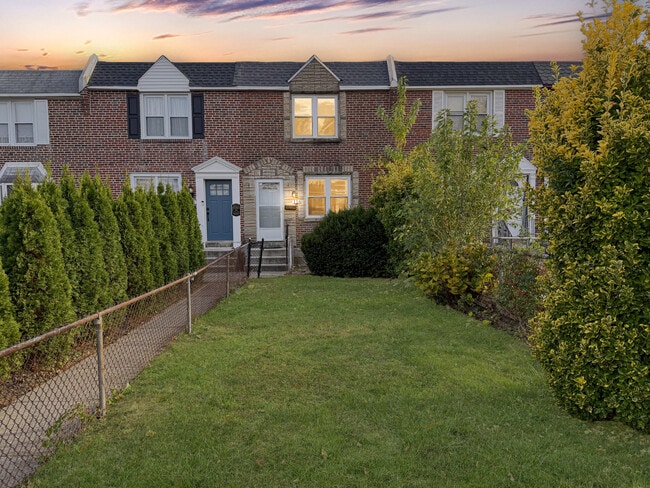 Building Photo - 116 W Berkley Ave