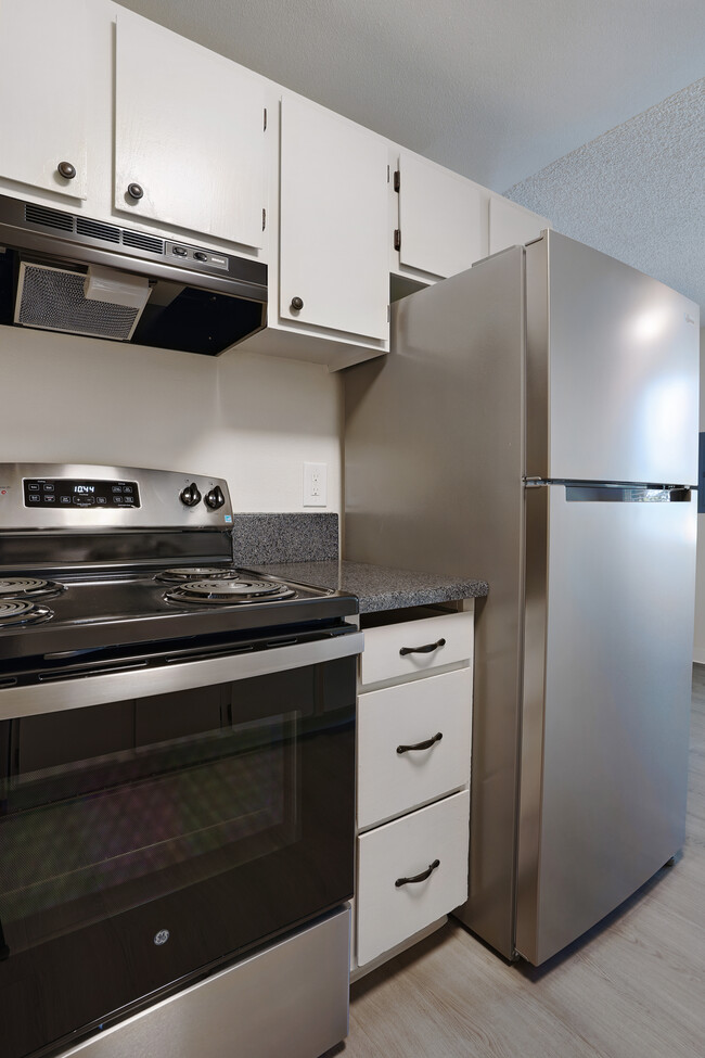 MK 6 - interior 3 - Maple Knoll Apartments