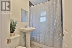 Photo - 25 Elgar Ave