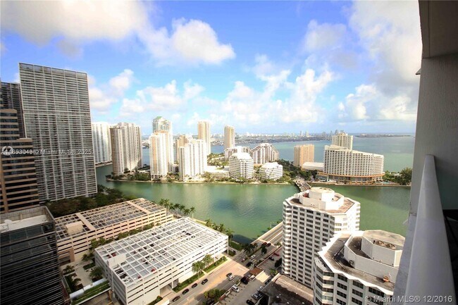 Building Photo - 950 Brickell Bay Dr Unit 3308 Rental