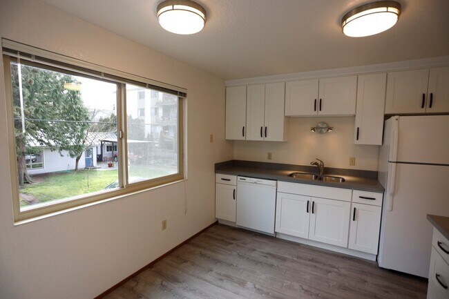 Photo - Bitter Lake Apartments