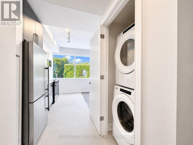 Photo - 664 Spadina Ave. Unit 204
