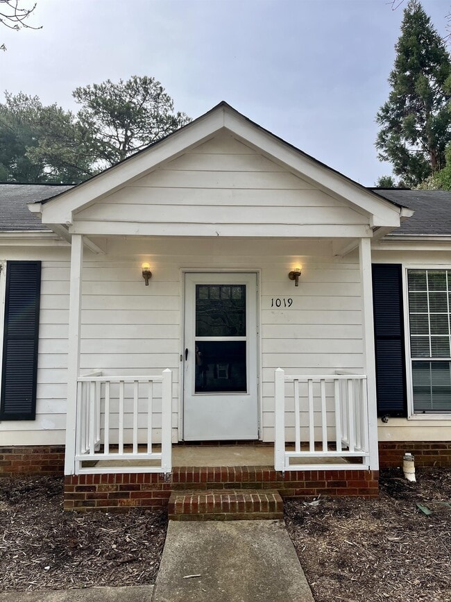 Photo - 1019 Brenham Ln