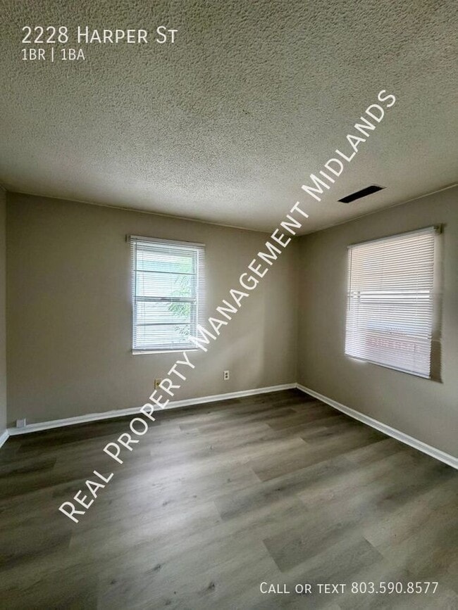 Photo - 2228 Harper St