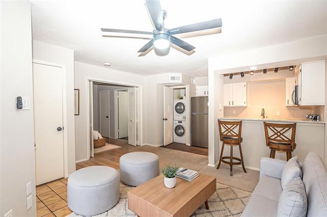 Building Photo - 3022 Forest Ln Unit 308