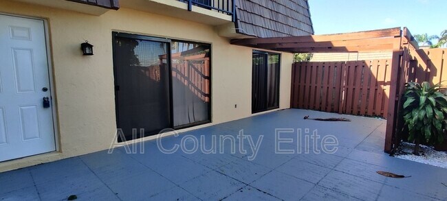 Photo - 681 Springdale Cir