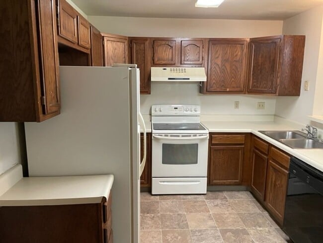 Photo - SUNDOWNER 2BD TOWNHOME w/ 1.5 CAR GARAGE