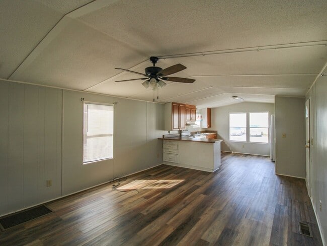Photo - Great Location in Muscle Shoals!