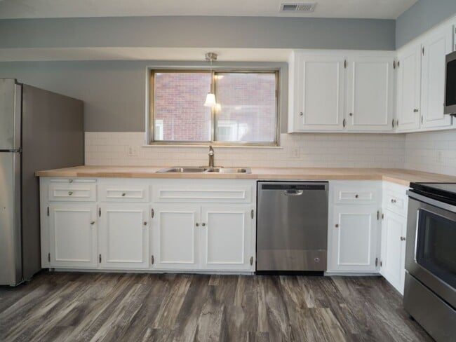 Photo - 5116-20 Unit 201