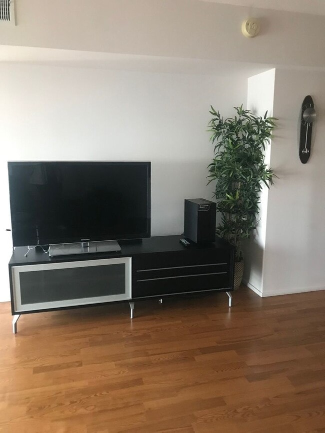 Photo - MONTAGE GEM With ALL UTILITIES INCLUDED