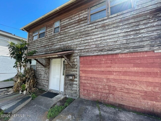 Photo - 231 Hopkins St