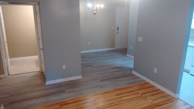 Building Photo - 600 Audubon Lake Dr Unit 3A14