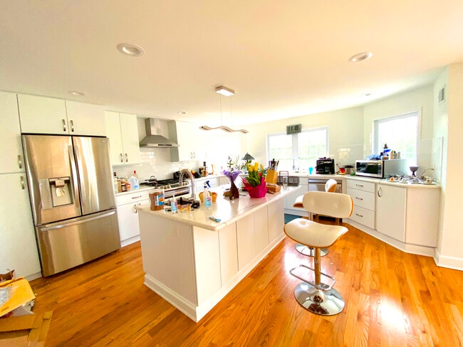 Photo - 1860 Cider Mill Rd