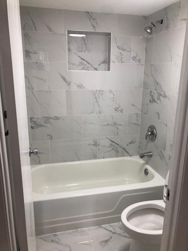 Photo - 1200 NE Miami Gardens Dr Unit 820
