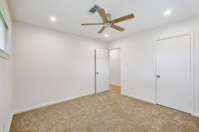 Photo - 3605 Longherridge Dr