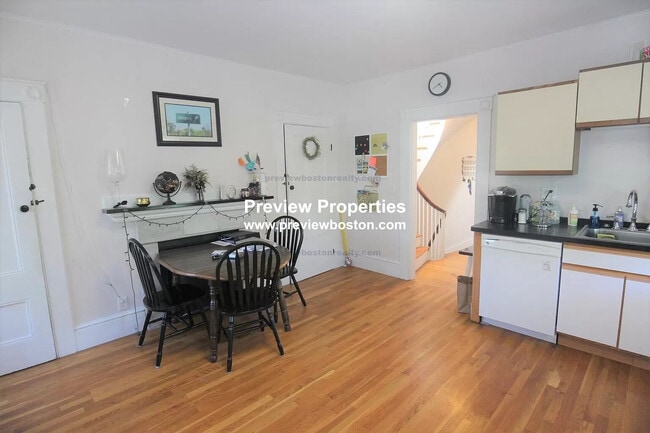 Photo - 300 Faneuil St Unit 2