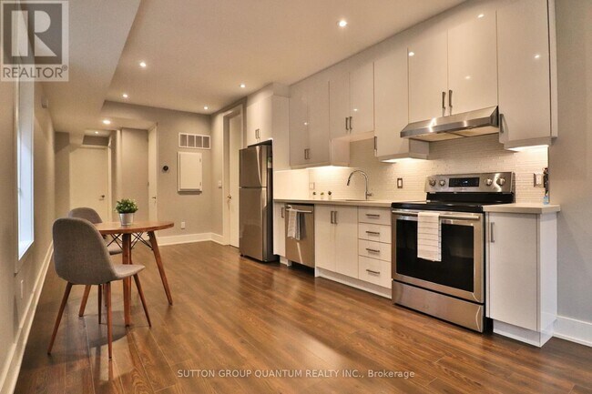 Photo - 35 Cloverdale Rd