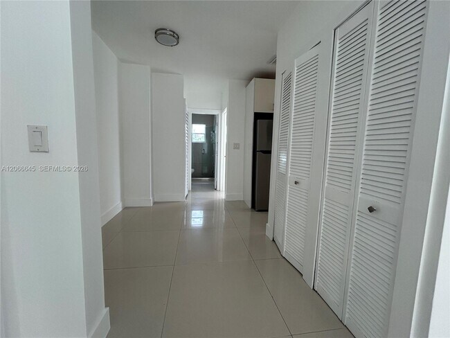 1890 NW 35th St Unit 7