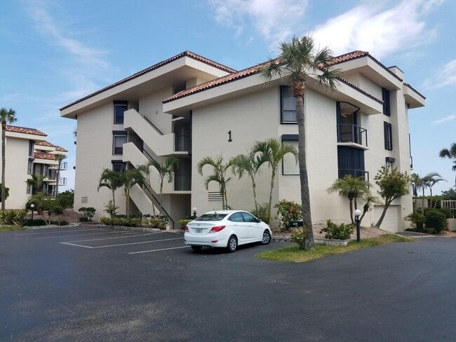 Photo - 4100 N Hwy A1A Unidad 113