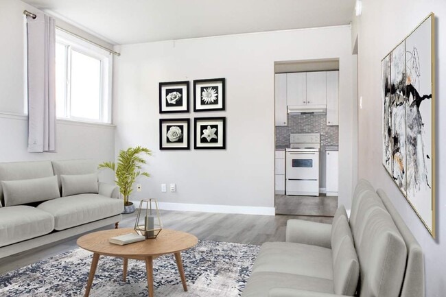 Building Photo - Ret 3955