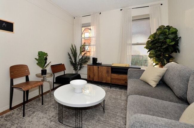 Photo - 348 W 38th St Unidad ID1323911P