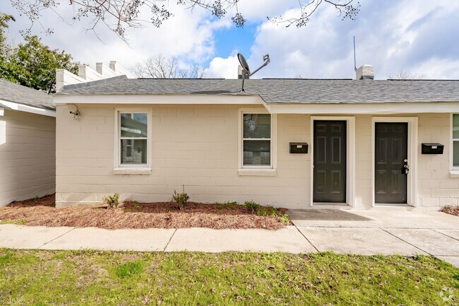 Building Photo - Vouchers Accepted!!! 2 Bedroom Unit 1220 Gregg Street Rental