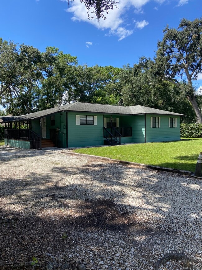 Photo - 5414 Lake Le Clare Rd