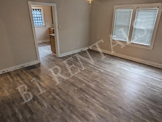 Photo - 1317 Hutchins Ave