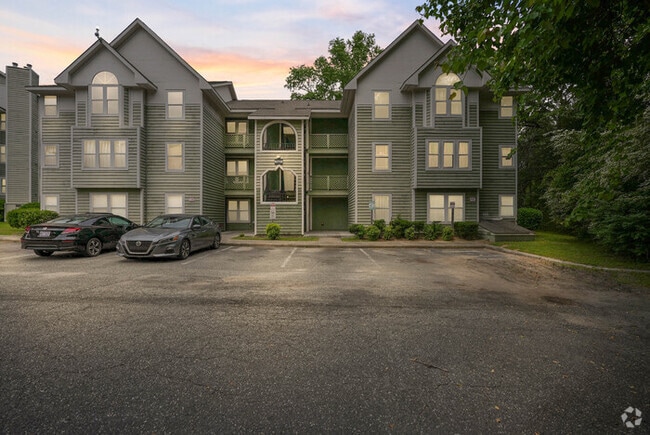 Building Photo - 6716 Willowbrook Dr Unit Apt 7