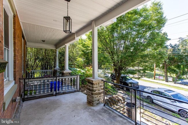 Photo - 7415 Sprague St