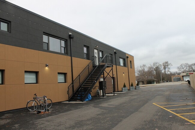 Photo - 715 E State St Unit 204
