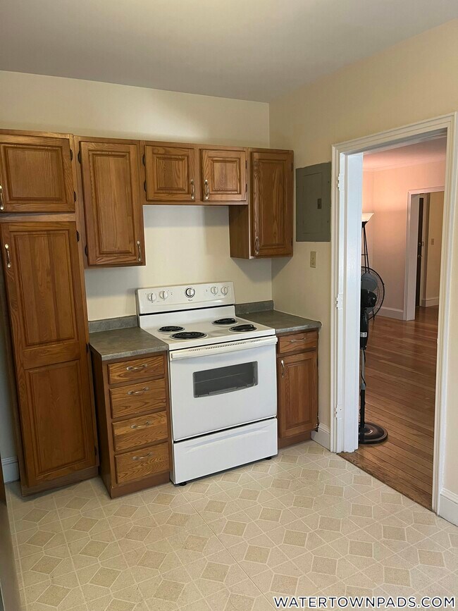 550 Belmont St Unit 6