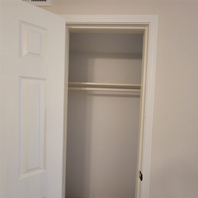 Photo - 1223 Augusta Dr Unidad 12